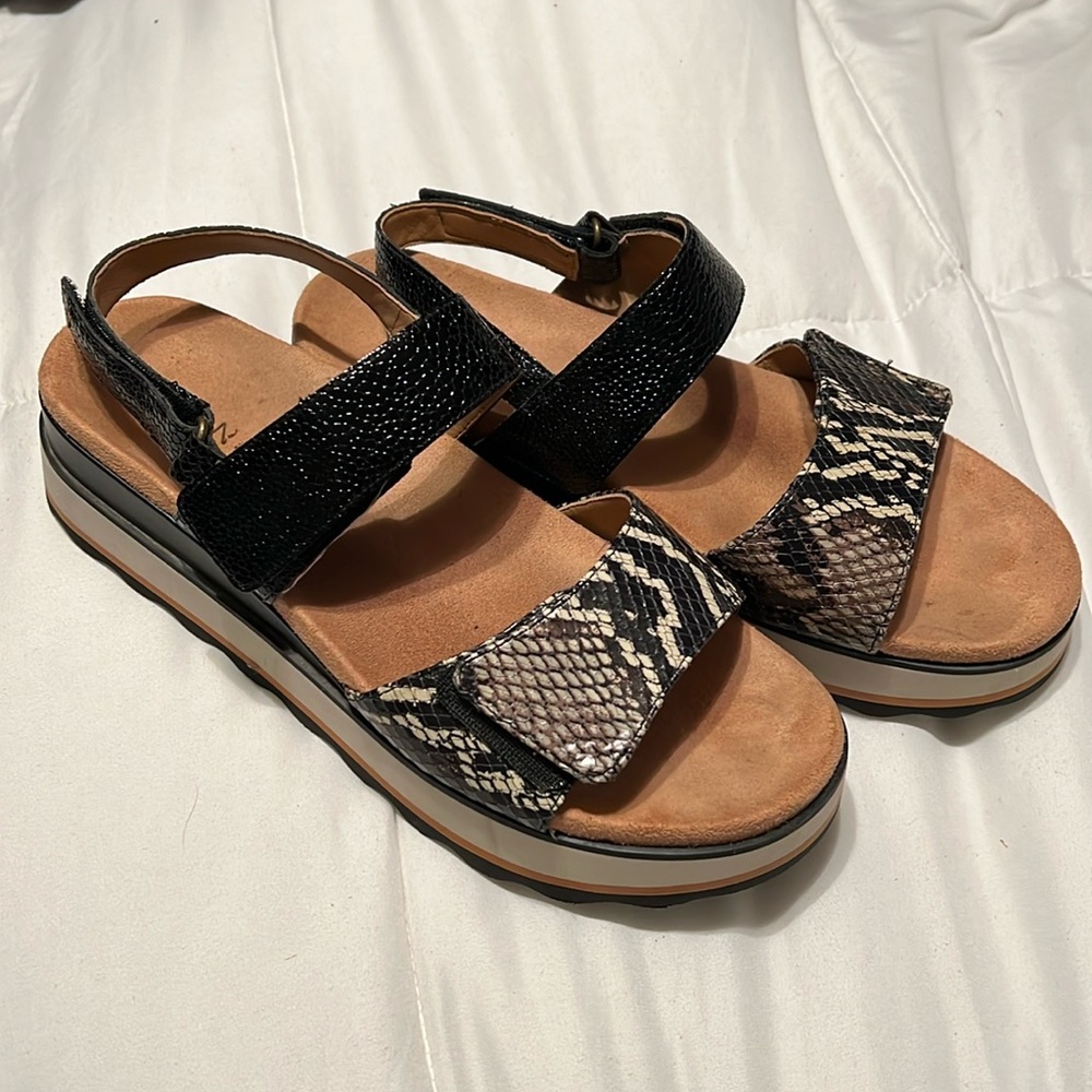 Vionic Black and Tan Snake-Print Platform Sandals with Textured Straps